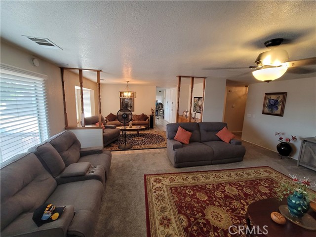 21291 Ramona Avenue, Apple Valley CA: https://media.crmls.org/medias/bf46478f-9364-4cd5-b266-1eb3fdf82222.jpg
