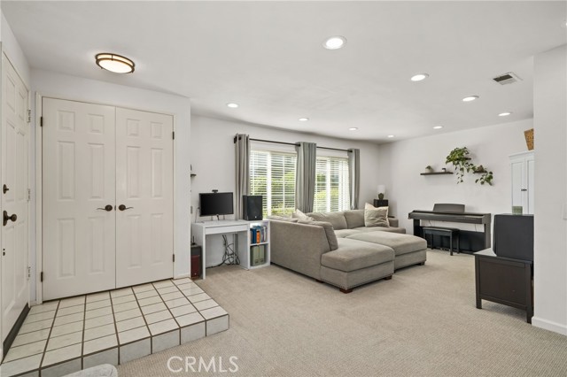 Detail Gallery Image 7 of 47 For 1693 N Mountain #D,  Upland,  CA 91784 - 3 Beds | 2/1 Baths