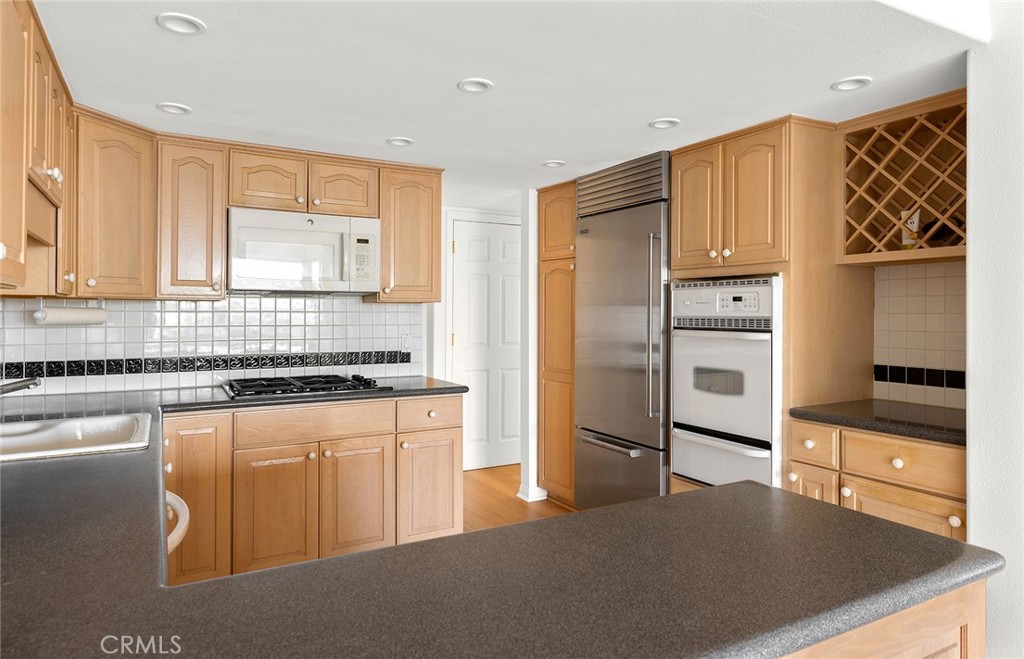 Bf469b95 1866 487d 9a20 20debcc89997