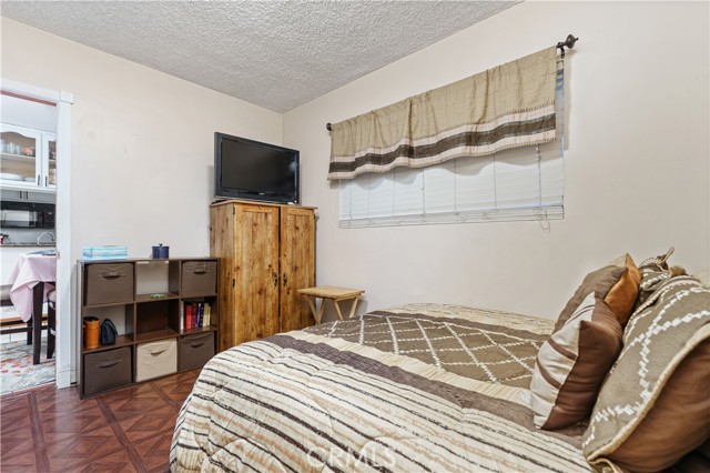 Detail Gallery Image 13 of 39 For 981 W Oliver St, San Pedro,  CA 90731 - 6 Beds | 3 Baths