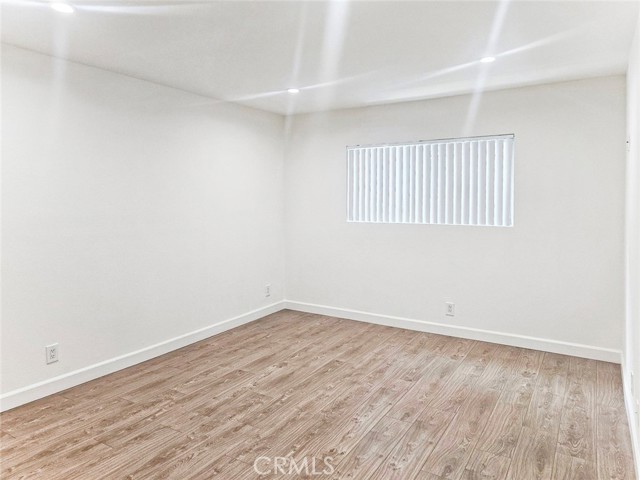 518 East Valencia, F photo 9