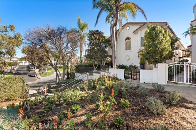 Detail Gallery Image 9 of 28 For 322 Jasmine Ave, Corona Del Mar,  CA 92625 - 4 Beds | 2 Baths
