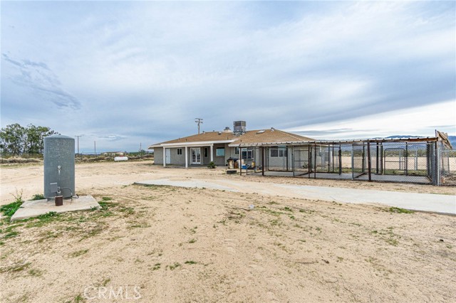 Detail Gallery Image 14 of 50 For 46334 Alamosa, Newberry Springs,  CA 92365 - 4 Beds | 3 Baths