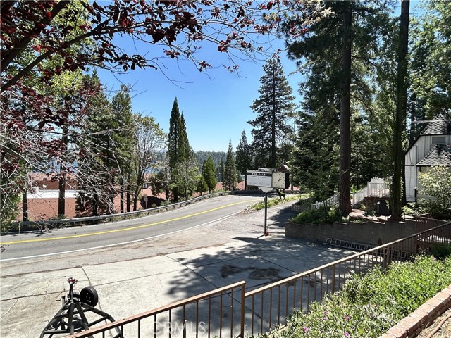 28069 Lakes Edge Road, Lake Arrowhead, California 92352, ,Commercial Sale,For Sale,28069 Lakes Edge Road,CRIG25137595
