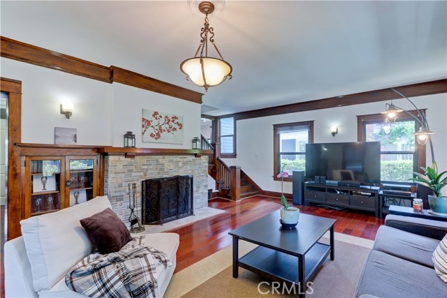223 N St Andrews Place, Los Angeles CA: https://media.crmls.org/medias/bf49f305-a1cb-4f0f-ae69-e490b64a6712.jpg