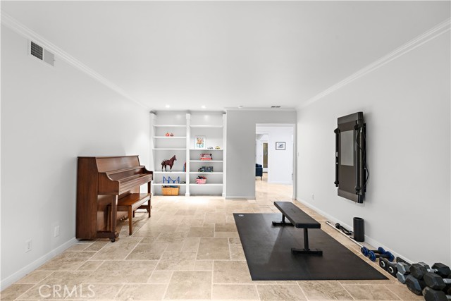854 Guanajuato Drive, Claremont CA: https://media.crmls.org/medias/bf49f52e-8027-4775-a901-adbcfaf71bcc.jpg