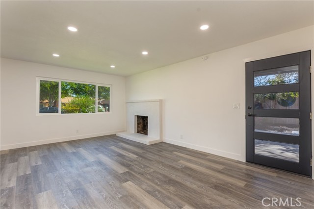 852 Ventura Avenue photo 5
