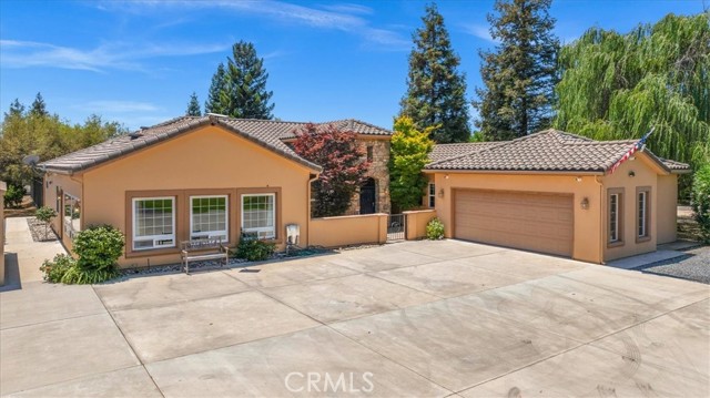 13715 E Nebraska Avenue, Kingsburg CA: https://media.crmls.org/medias/bf4c5f8a-e893-482b-baec-bf12d2416647.jpg