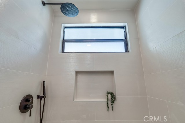 2103 Roxanne Avenue, Long Beach CA: https://media.crmls.org/medias/bf4d00e1-b545-4c81-a701-660011d330de.jpg