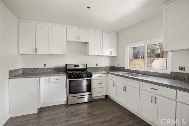 1003 W Myrtle Street, Santa Ana CA: https://media.crmls.org/medias/bf4d4088-0da2-4963-957f-1496bb583ecb.jpg