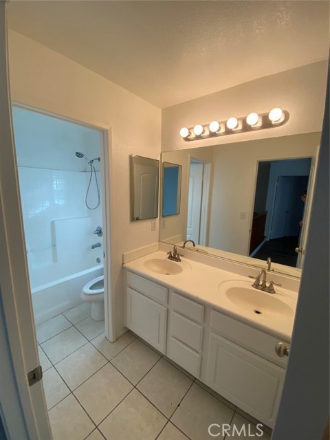 14495 Moon Valley Street, Victorville CA: https://media.crmls.org/medias/bf4e3a90-1e83-454f-9e2d-60cb092e0f33.jpg