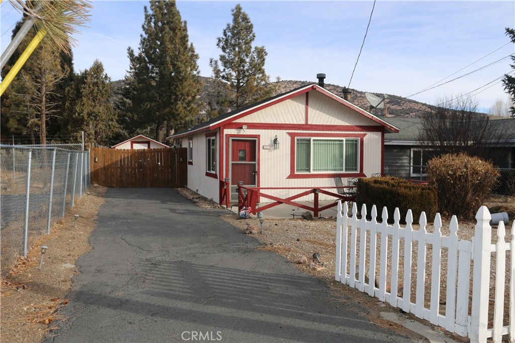 131 E Mountain View Boulevard