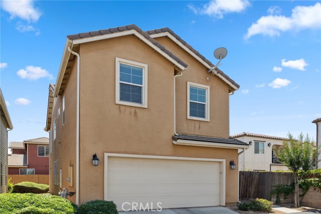 5529 N Valdez, Fresno CA: https://media.crmls.org/medias/bf4f0d00-ca62-491b-8566-aa1f0b8a797f.jpg