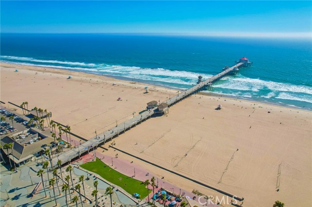 21254 Lorca Circle, Huntington Beach CA: https://media.crmls.org/medias/bf4f3fa6-623a-44f5-aa71-b8f162c8e41b.jpg