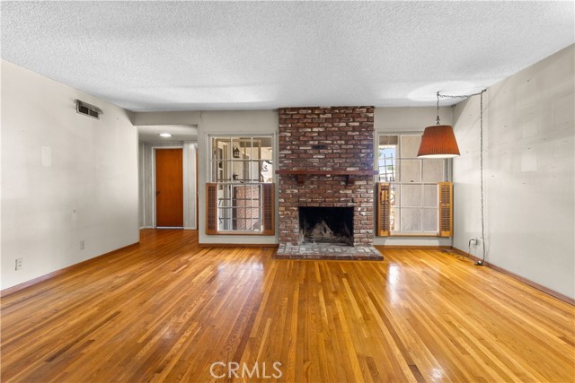 Detail Gallery Image 6 of 19 For 9461 Lotus Dr, Westminster,  CA 92683 - 4 Beds | 2 Baths