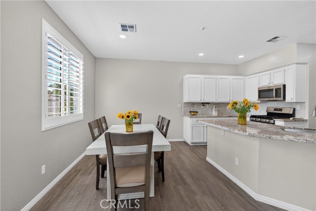 29115 Whitegate, Highland CA: https://media.crmls.org/medias/bf500b28-f387-46cb-aef8-fe7c78f0cb5d.jpg