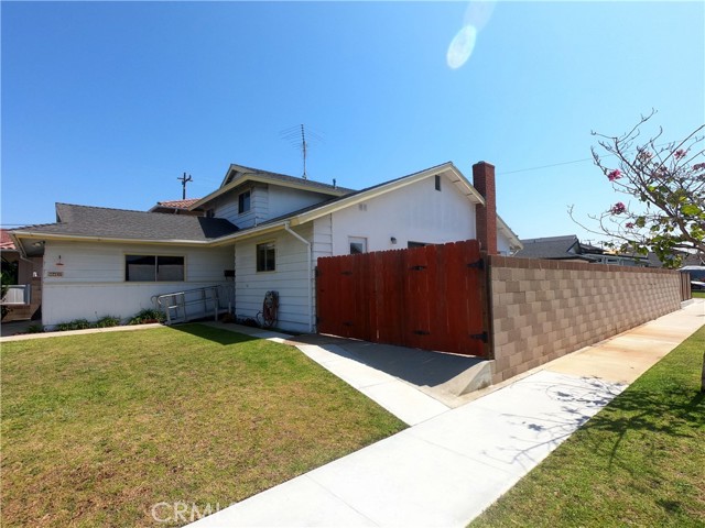 Detail Gallery Image 3 of 41 For 22748 Samuel St, Torrance,  CA 90505 - 4 Beds | 2 Baths