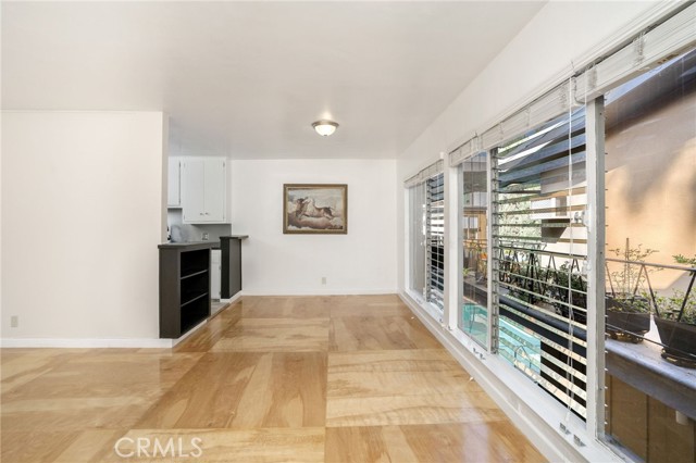 1275 Havenhurst Drive, 14 photo 6