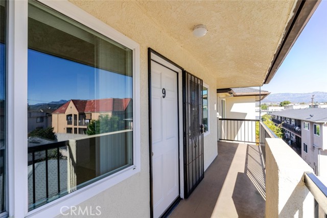 Detail Gallery Image 3 of 26 For 909 E Chevy Chase #9,  Glendale,  CA 91205 - 2 Beds | 2 Baths