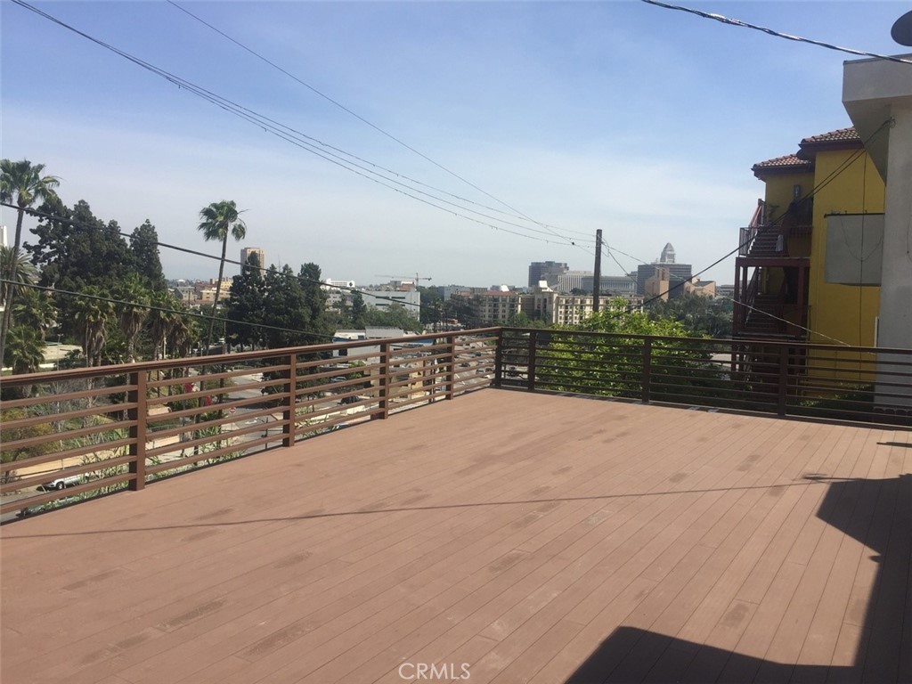 https://media.crmls.org/medias/bf5191ad-eaef-499f-9ec0-aa067522b004.jpg?preset=X-Large