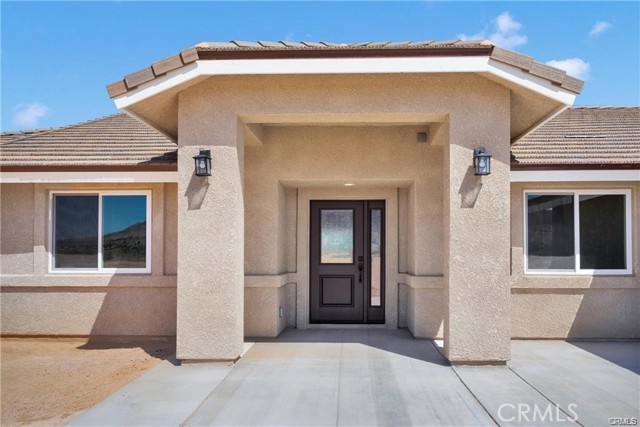 22520 Houston Street, Apple Valley CA: https://media.crmls.org/medias/bf527adc-0992-45fb-be7c-54c03e564d71.jpg