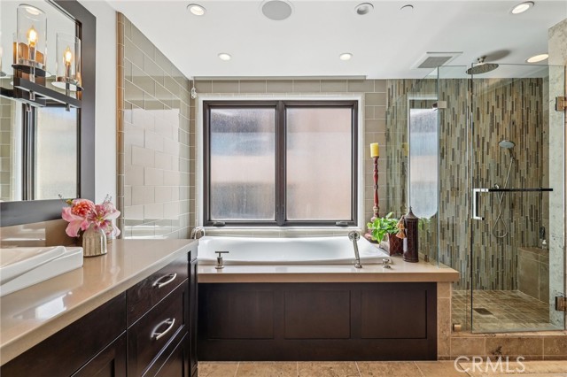 357 Coast S Boulevard, La Jolla CA: https://media.crmls.org/medias/bf52862f-616a-407a-a354-c0fad91606e3.jpg