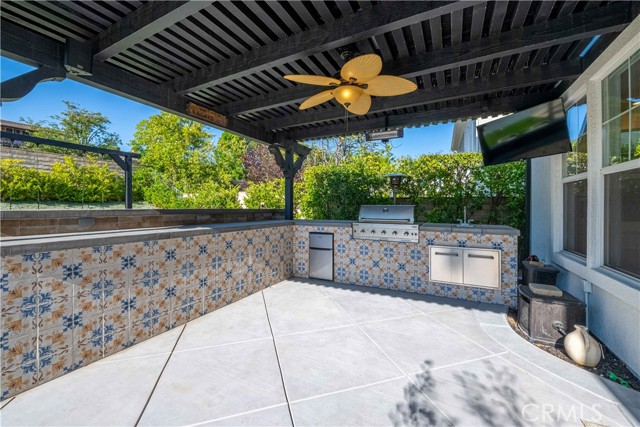 231 Knoll Ridge Road, Simi Valley CA: https://media.crmls.org/medias/bf528ff5-ea3a-4bf9-88b3-d556e7d40909.jpg