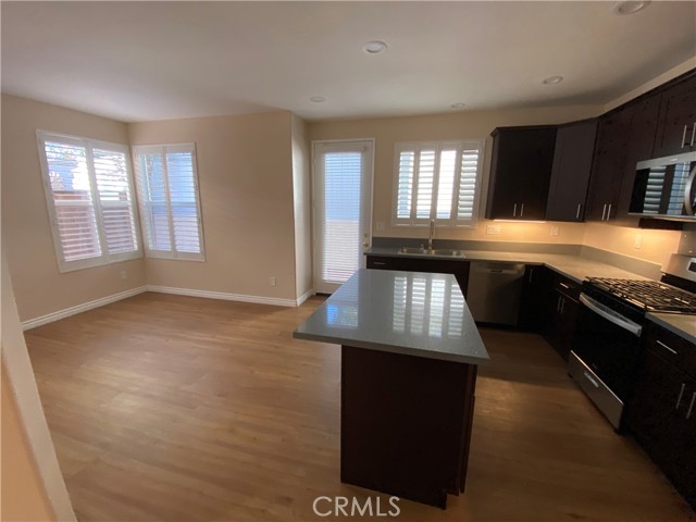 Detail Gallery Image 14 of 19 For 1724 Freeport Ter, San Pedro,  CA 90732 - 3 Beds | 2/1 Baths