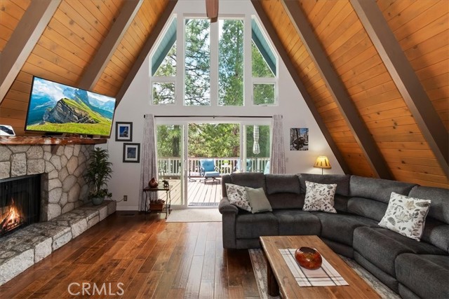 Detail Gallery Image 8 of 41 For 795 Bishorn, Lake Arrowhead,  CA 92352 - 3 Beds | 3 Baths