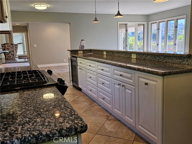 Detail Gallery Image 8 of 36 For 31018 Aliso Cir, Laguna Beach,  CA 92651 - 4 Beds | 2/1 Baths