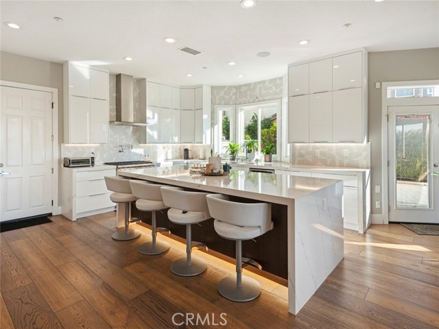 Detail Gallery Image 10 of 49 For 3111 Gardenia, Yorba Linda,  CA 92886 - 6 Beds | 7/1 Baths