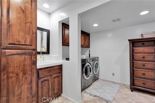 825 Grass Valley Road, Lake Arrowhead CA: https://media.crmls.org/medias/bf54fb09-352d-4d6f-800a-b482baeeb053.jpg