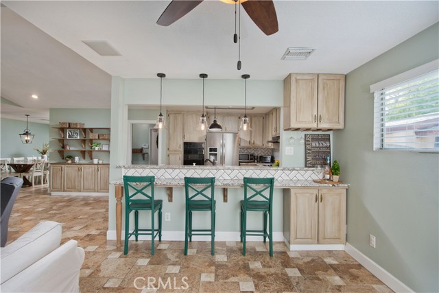 Detail Gallery Image 5 of 16 For 43638 21st St, Lancaster,  CA 93536 - 3 Beds | 3 Baths