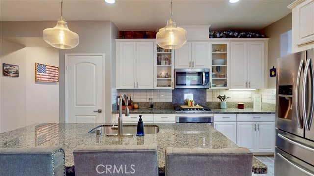 Detail Gallery Image 5 of 20 For 29121 Black Oak, Lake Elsinore,  CA 92530 - 3 Beds | 2 Baths
