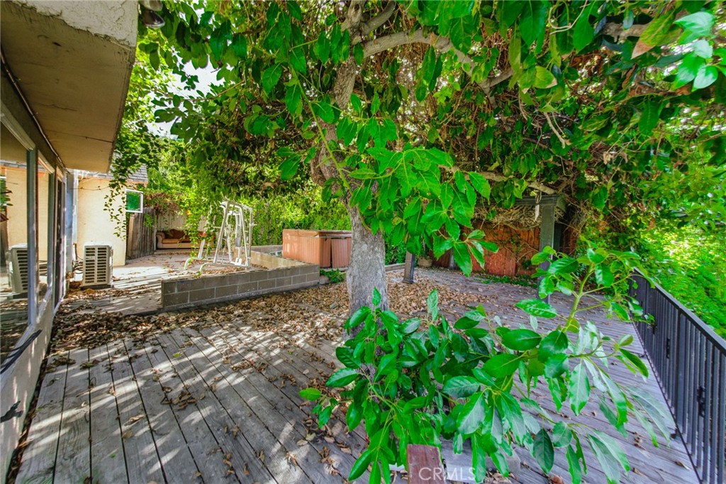 https://media.crmls.org/medias/bf586f54-35f4-46ae-ab5c-0567b1738f11.jpg?preset=X-Large