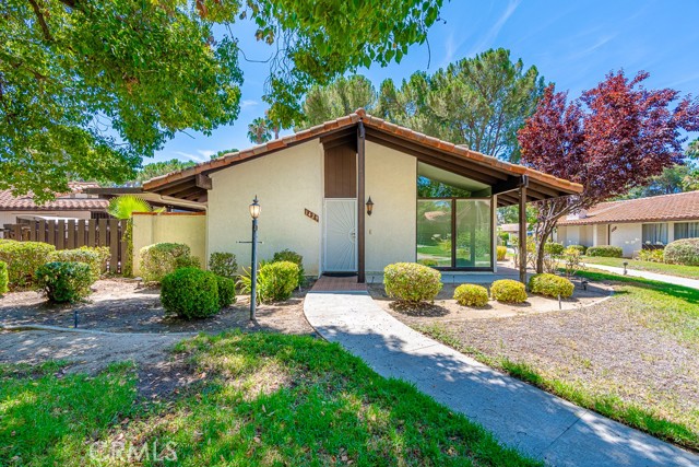 Detail Gallery Image 1 of 1 For 1429 Seven Hills Dr, Hemet,  CA 92545 - 2 Beds | 2 Baths