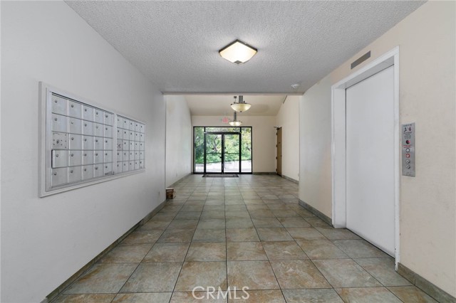 4080 Via Marisol, Los Angeles CA: https://media.crmls.org/medias/bf591484-5238-4d4d-8e97-739a6d42235b.jpg