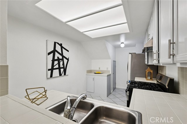 Detail Gallery Image 12 of 42 For 3443 Reynard Way a,  San Diego,  CA 92103 - 2 Beds | 2/1 Baths