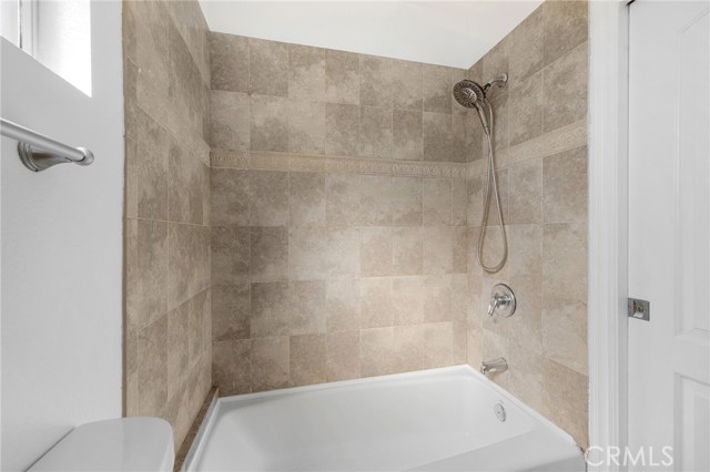 Detail Gallery Image 18 of 30 For 6831 Valmont St #1,  Tujunga,  CA 91042 - 3 Beds | 2/1 Baths