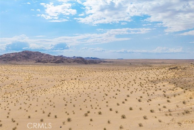 67859 Valle Vista Road, 29 Palms CA: https://media.crmls.org/medias/bf59bfd4-45f5-41f5-9ae5-f8c5ed6d133d.jpg