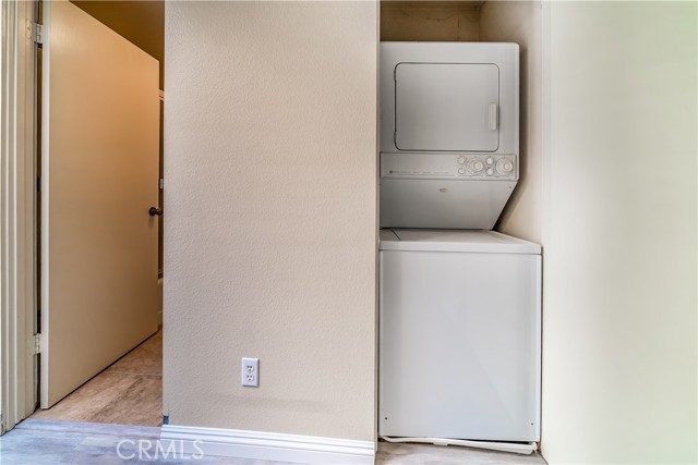 Detail Gallery Image 25 of 33 For 13236 Valleyheart #102,  Studio City,  CA 91604 - 2 Beds | 3 Baths