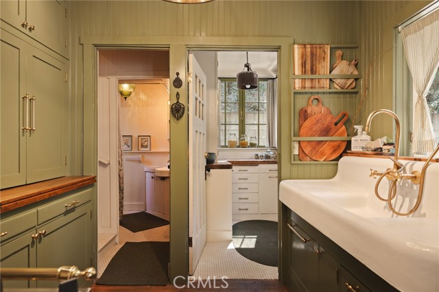 655 Cottage Grove Drive, Lake Arrowhead, CA 92352