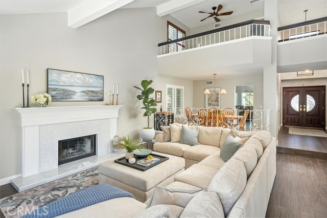 Detail Gallery Image 7 of 59 For 23456 Thornewood Dr, Newhall,  CA 91321 - 6 Beds | 4 Baths