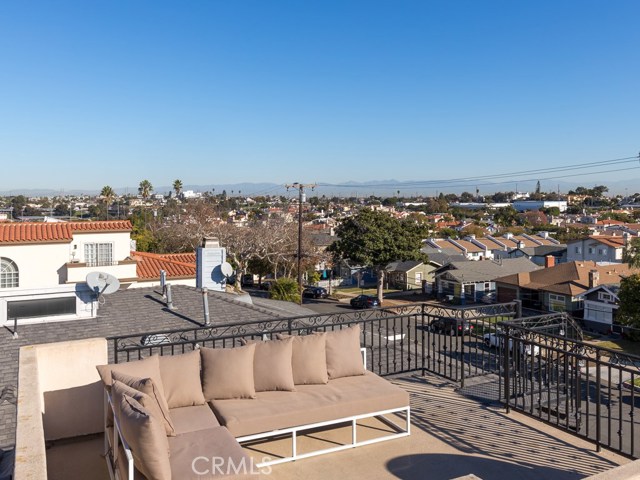 129 Helberta Avenue, Redondo Beach, California 90277, 4 Bedrooms Bedrooms, ,4 BathroomsBathrooms,Residential,Sold,Helberta,SB20189518