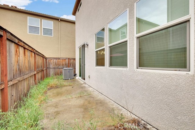 Detail Gallery Image 28 of 31 For 9925 Del Surf Ln, Elk Grove,  CA 95757 - 3 Beds | 3 Baths