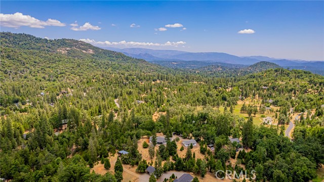 53235 Finegold Creek Court, North Fork CA: https://media.crmls.org/medias/bf5c1307-a1e3-477a-9c26-a1beafaec606.jpg