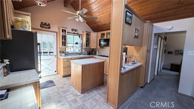 635 Acacia Dr, Crestline, CA 92325 photo 3