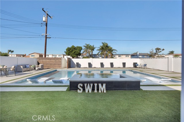 Image 36 of 53 For 8326 Fontainbleau Way