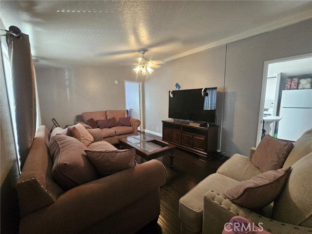 Detail Gallery Image 17 of 22 For 16600 Downey Ave #27,  Paramount,  CA 90723 - 4 Beds | 2 Baths