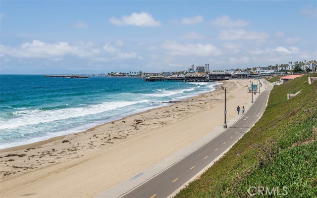 565 Esplanade, Redondo Beach, California 90277, 1 Bedroom Bedrooms, ,1 BathroomBathrooms,Residential,Sold,Esplanade,SB21226629